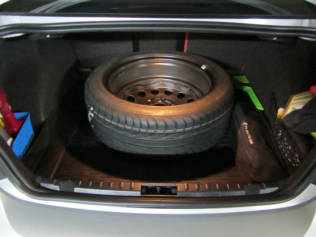 Name:  spare tire 17 inch steel wheel from a 330i e46  MG_5306.jpg
Views: 6197
Size:  150.8 KB