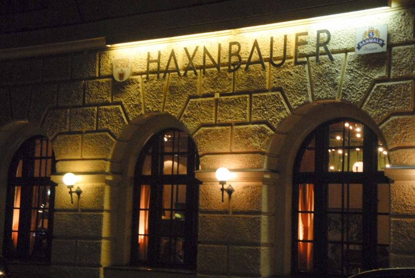 Name:  Haxnbauer im Scholastikahaus .jpg
Views: 12354
Size:  412.3 KB