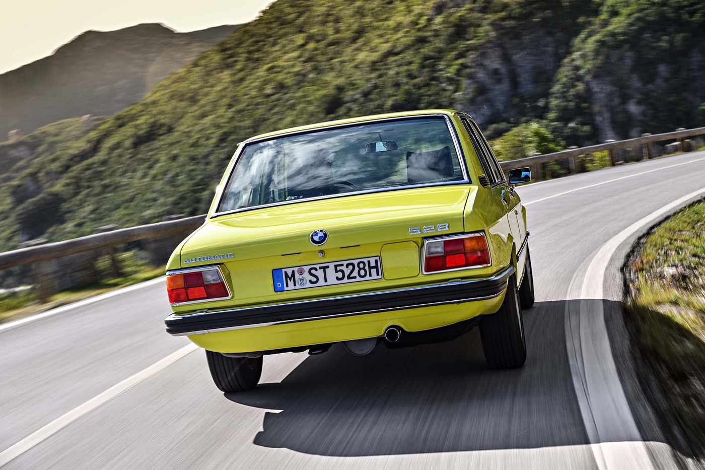 Name:  BMW-5-Series-E12-rear-three-quarter-in-motion-02.jpg
Views: 1975
Size:  312.3 KB