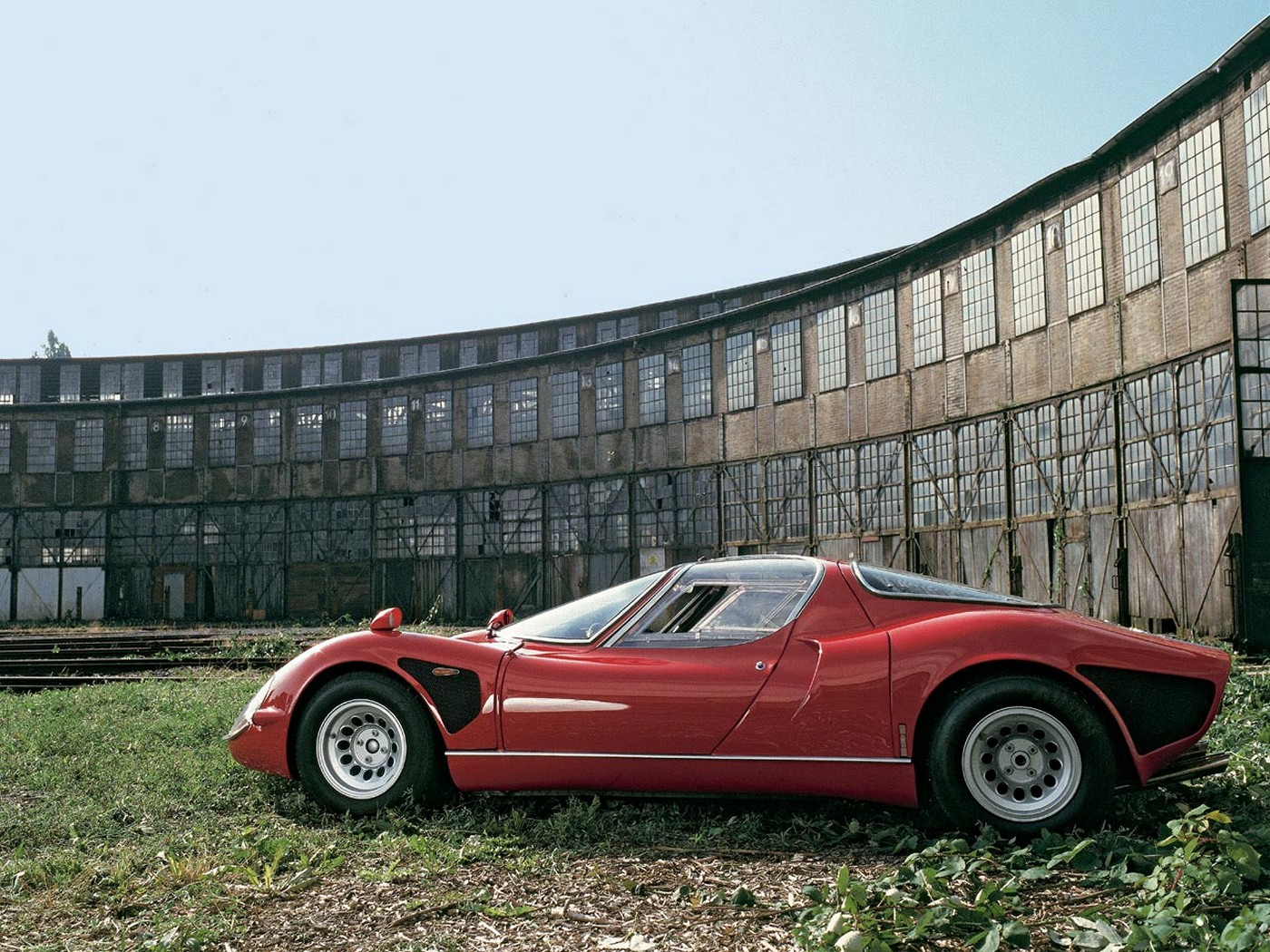 Name:  alfaromeo-33-2-stradale04.jpg
Views: 2112
Size:  443.9 KB