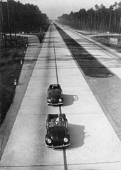 Name:  MercedesBanz Volkswagen   Bundesarchiv_Bild_146-1979-025-30A,_Reichsautobahn_mit_zwei_KdF-Wagen.jpg
Views: 1945
Size:  9.2 KB