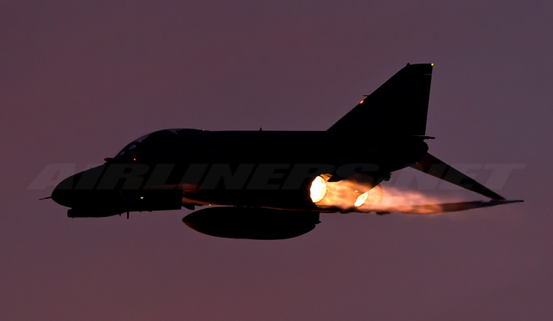 Name:  f_4_phantom_ii_going_full_afterburner_at_sundown_by_jamestayloranime-d52jfsz.jpg
Views: 2141
Size:  176.6 KB