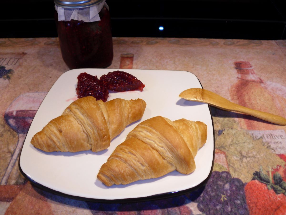 Name:  Croissants..JPG
Views: 685
Size:  121.7 KB