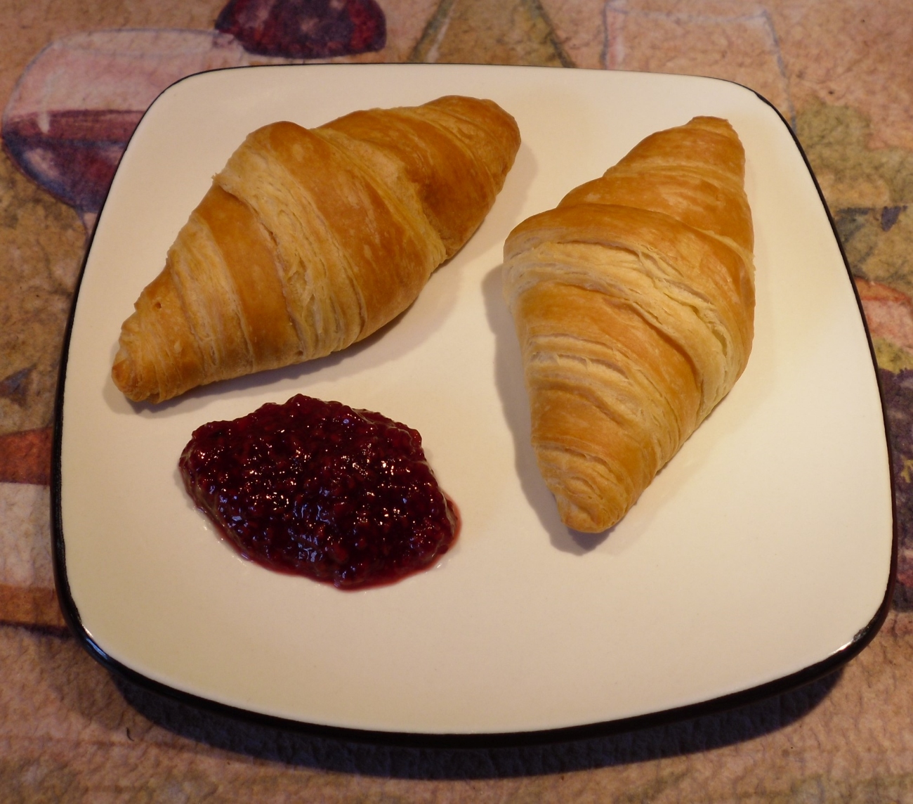 Name:  Croissants..JPG
Views: 903
Size:  614.9 KB