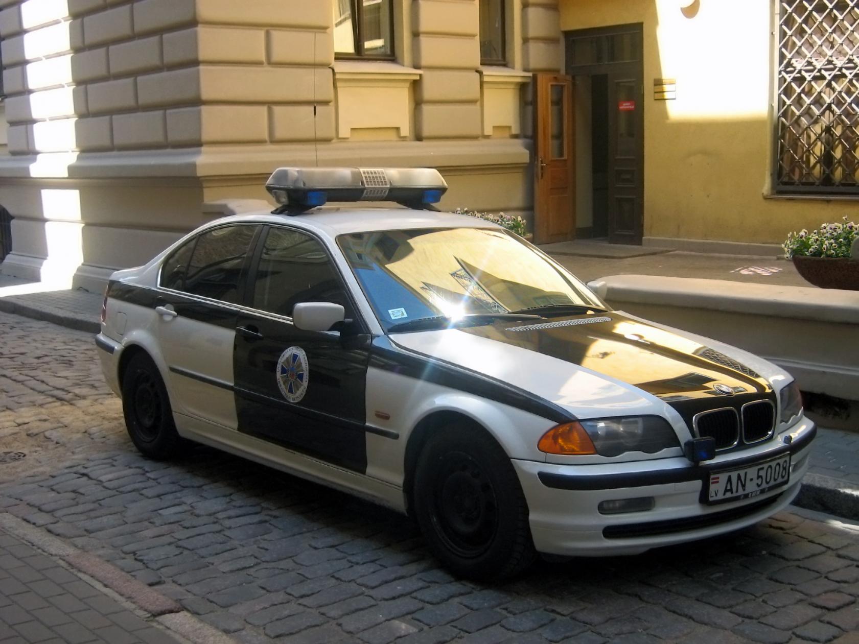 Name:  bmw cop car5.jpg
Views: 1619
Size:  205.6 KB