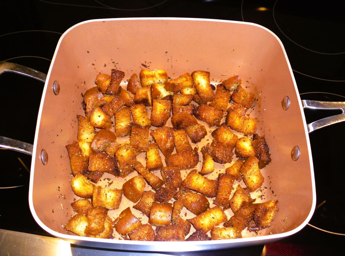 Name:  Croutons..jpg
Views: 608
Size:  184.1 KB