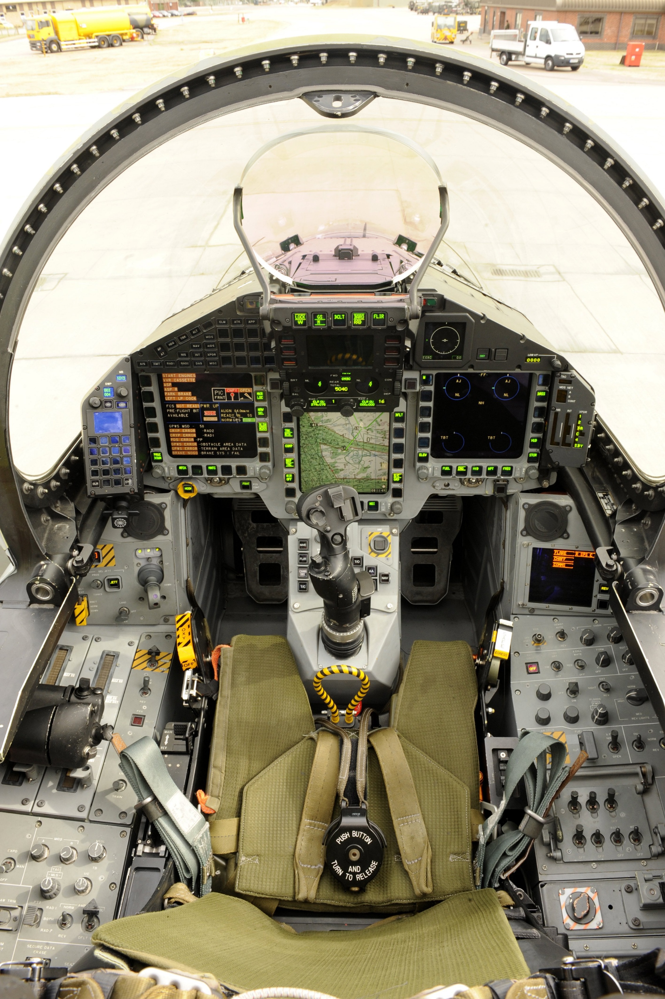 Name:  Eurofighter_Cockpit.jpg
Views: 623
Size:  1.86 MB