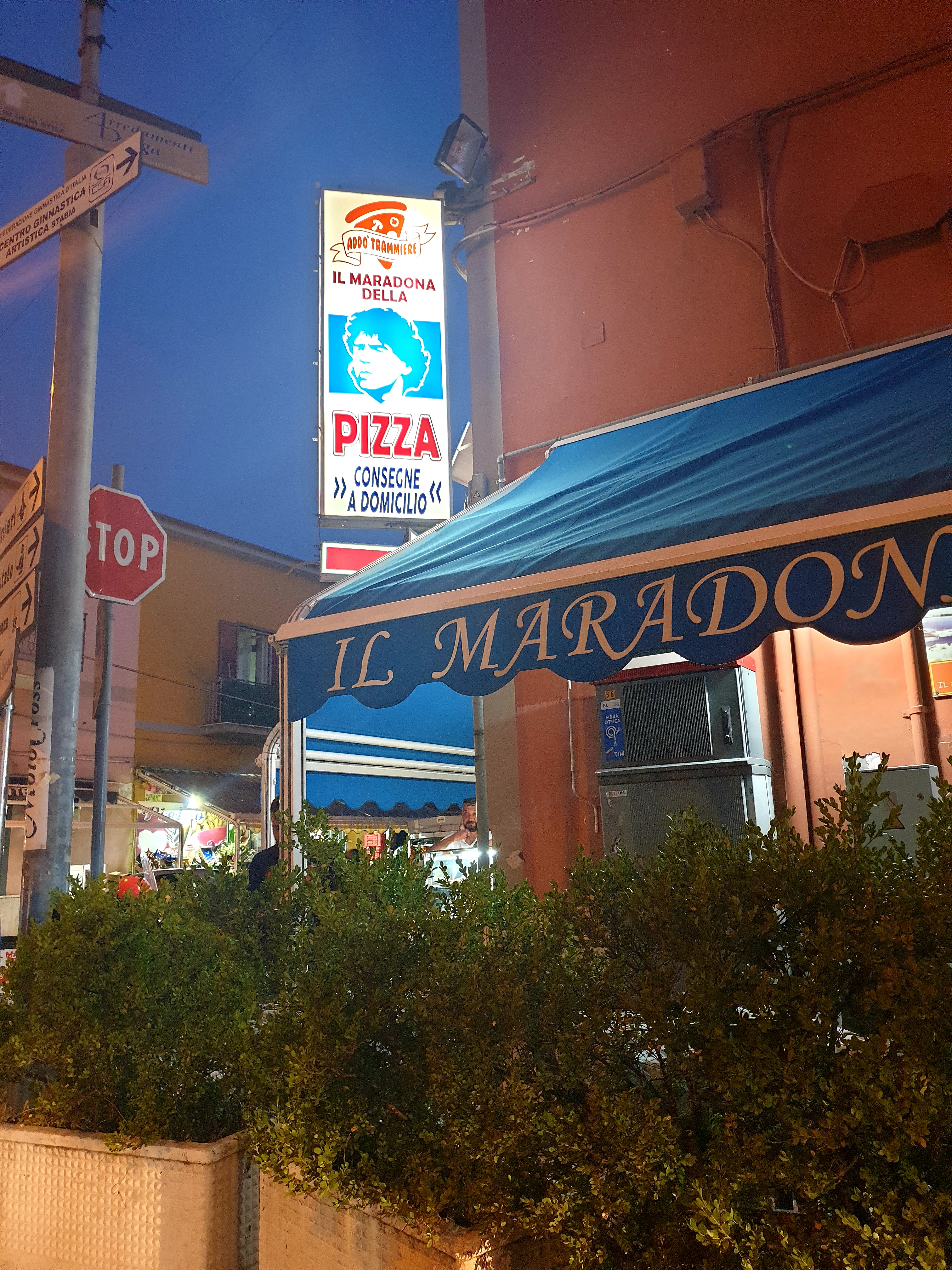 Name:  Pizzeria_Maradona.jpg
Views: 112
Size:  4.73 MB