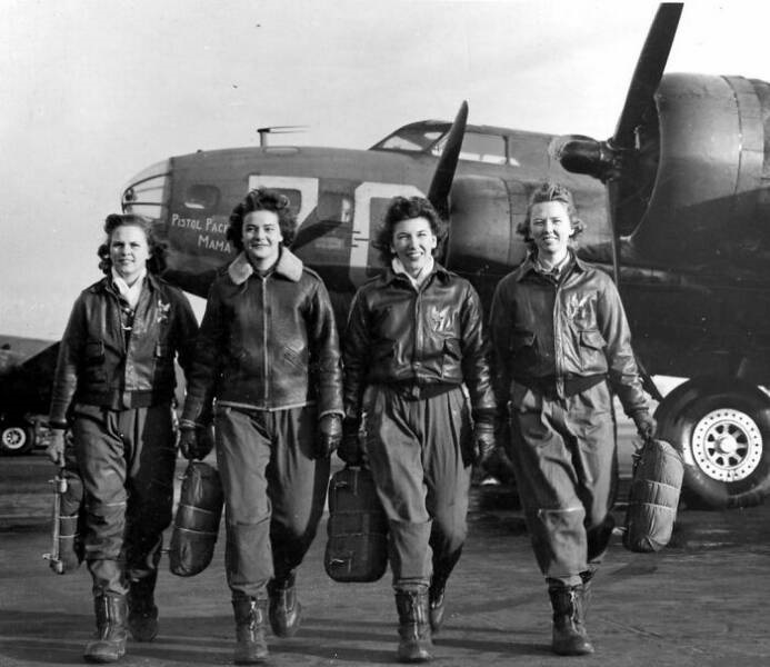 Name:  Frances Green, Margaret (Peg) Kirchner, Ann Waldner And Blanche Osborn, Women Airforce Service P.jpg
Views: 214
Size:  95.9 KB