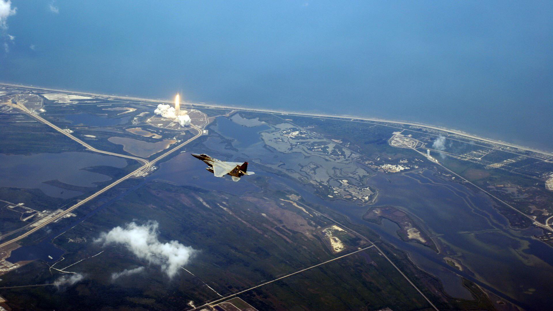 Name:  F15_SpaceShuttle_02.jpg
Views: 227
Size:  198.5 KB